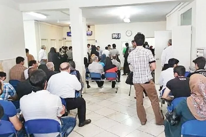 کاهش ازدحام پذیرش در کلینیک با ویتلی (Waitly)؛ ۷ راهکار طلایی برای مدیریت صف و لیست انتظار